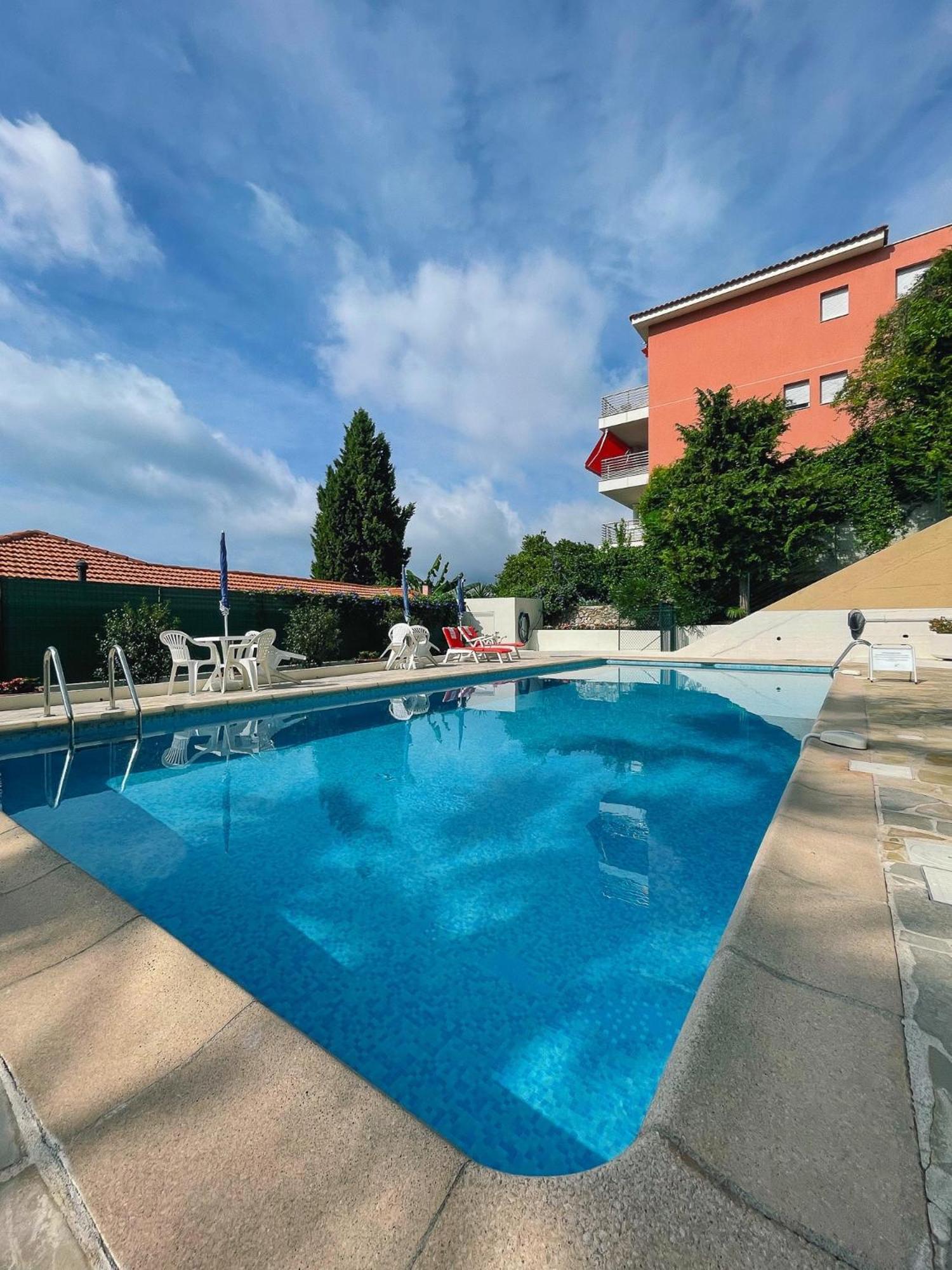 Apartment Mansfield Vue Carte Postale Terrasse Piscine 2